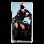 Coque Sony Xperia E1 Femme blonde sexy voiture noire