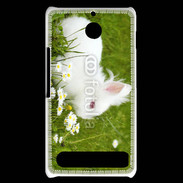 Coque Sony Xperia E1 Lapin blanc dans l'herbe