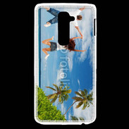 Coque LG G2 Couple sautant devant la mer