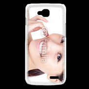 Coque LG L90 Femme asiatique glamour et souriante