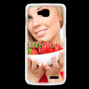 Coque LG L90 Femme blonde et glamour avec corbeille de fraises