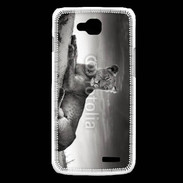 Coque LG L90 Lionne sur une dune