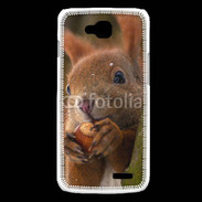 Coque LG L90 Portrait d'un écureuil avec une noisette