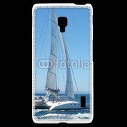 Coque LG F6 Catamaran en mer