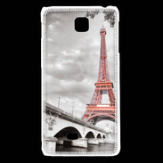 Coque LG F5 Tour Eiffel rouge sur fond en noir et blanc