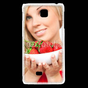 Coque LG F5 Femme blonde et glamour avec corbeille de fraises