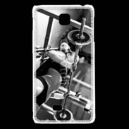 Coque LG F5 Femme sur un banc de musculation