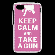 Coque Blackberry Q5 Keep Calm Take a gun Rose