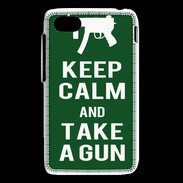 Coque Blackberry Q5 Keep Calm Take a gun Vert