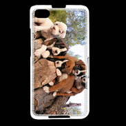 Coque Blackberry Z30 Chiots Boxer sur un tronc d''arbre