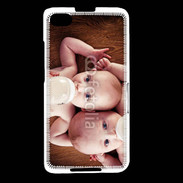 Coque Blackberry Z30 Bébés avec biberons