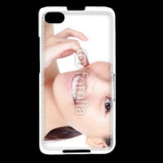 Coque Blackberry Z30 Femme asiatique glamour et souriante