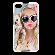 Coque Blackberry Z30 Femme glamour avec chihuahua