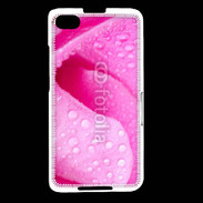 Coque Blackberry Z30 Pétale de rose