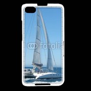 Coque Blackberry Z30 Catamaran en mer