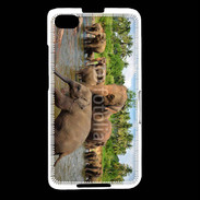 Coque Blackberry Z30 Groupe d'éléphants à la rivière
