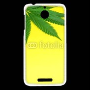 Coque HTC Desire 510 Feuille de cannabis sur fond jaune 2