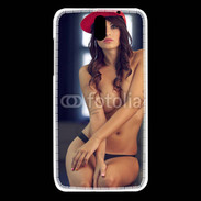 Coque HTC Desire 610 Charmante brune avec casquette rouge