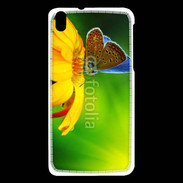 Coque HTC Desire 816 Papillon posé sur une fleur