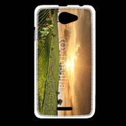 Coque HTC Desire 516 Couché de soleil sur champs de vignes