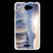 Coque HTC Desire 516 Montagne enneigée et ensoleillée