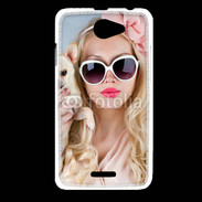 Coque HTC Desire 516 Femme glamour avec chihuahua