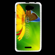 Coque HTC Desire 516 Papillon posé sur une fleur