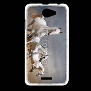 Coque HTC Desire 516 Groupe de chevaux blancs