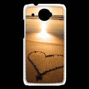 Coque HTC Desire 601 Coeur sur la plage avec couché de soleil