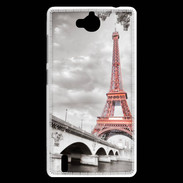 Coque Huawei Ascend G740 Tour Eiffel rouge sur fond en noir et blanc