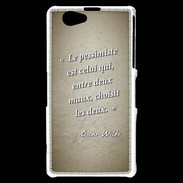 Coque Sony Xperia Z1 Compact Pessimiste Sepia Citation Oscar Wilde