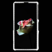 Coque Sony Xperia Z1 Compact Belle rose sur fond noir PR