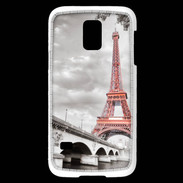 Coque Samsung Galaxy S5 Mini Tour Eiffel rouge sur fond en noir et blanc