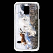 Coque Samsung Galaxy S5 Mini Cheval et chien dans la neige