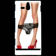 Coque Sony Xperia U Escarpins rouges vernis lingerie dentelle noire sexy