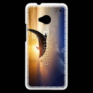 Coque HTC One Saut de Dauphin 750