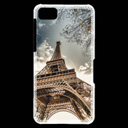 Coque Blackberry Z10 Tour Eiffel vue d'en bas