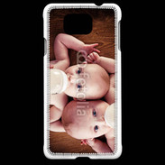 Coque Samsung Galaxy Alpha Bébés avec biberons