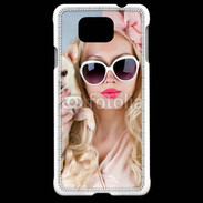 Coque Samsung Galaxy Alpha Femme glamour avec chihuahua