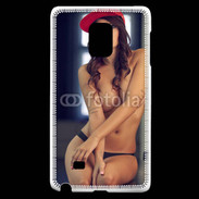 Coque Samsung Galaxy Note Edge Charmante brune avec casquette rouge
