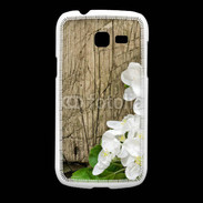 Coque Samsung Galaxy Fresh Fleurs sur fond en bois