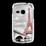 Coque Samsung Galaxy Young Tour Eiffel rouge sur fond en noir et blanc