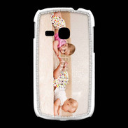 Coque Samsung Galaxy Young Bébés sur le ventre