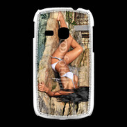 Coque Samsung Galaxy Young Femme brune sexy au bord de l'eau