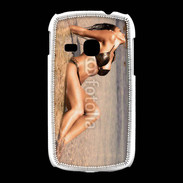Coque Samsung Galaxy Young Femme brune en bikini à la plage