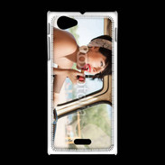 Coque Sony Xpéria J Femme glamour qui se met du rouge à lèvre