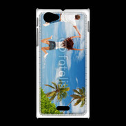 Coque Sony Xpéria J Couple sautant devant la mer