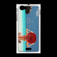 Coque Sony Xpéria J Femme assise sur la plage