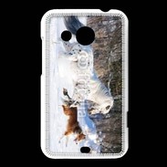 Coque HTC Desire 200 Cheval et chien dans la neige