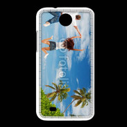 Coque HTC Desire 300 Couple sautant devant la mer